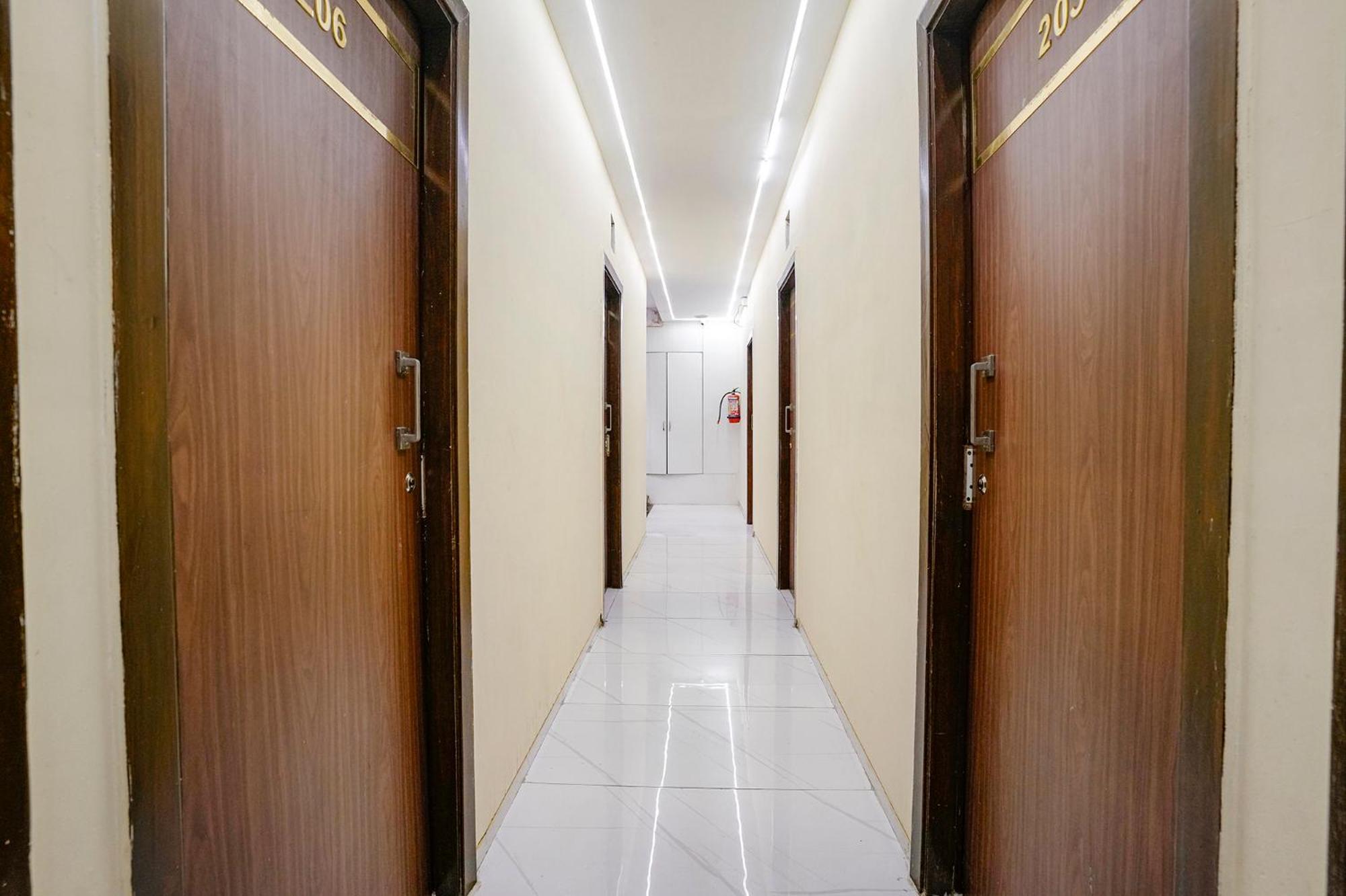 Fabhotel Powai Inn Mumbai Exterior photo